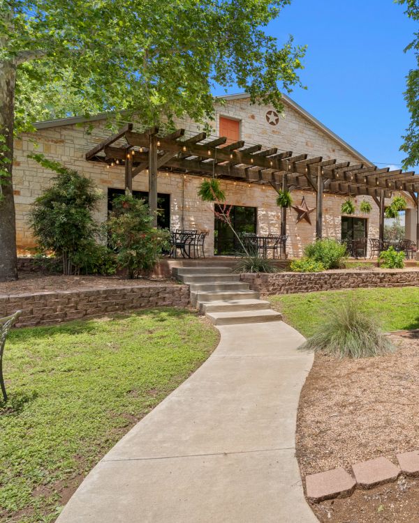 Fredericksburg Inn & Suites