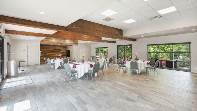 Fredericksburg Inn & Suites — photo 18 of 60